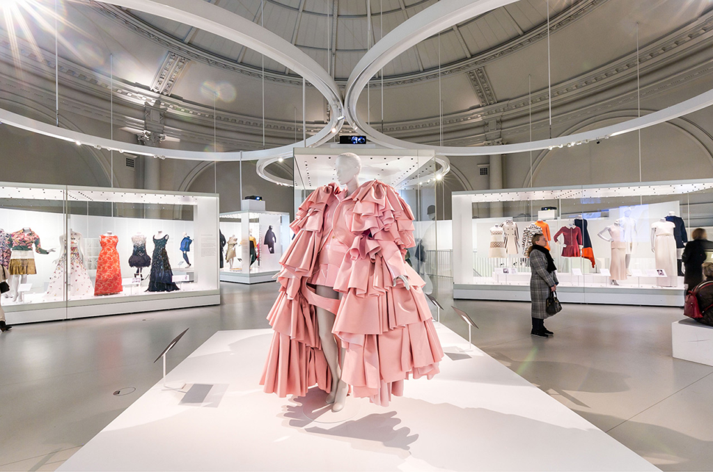 Balenciaga: Shaping Fashion, V&A [STAR:4]